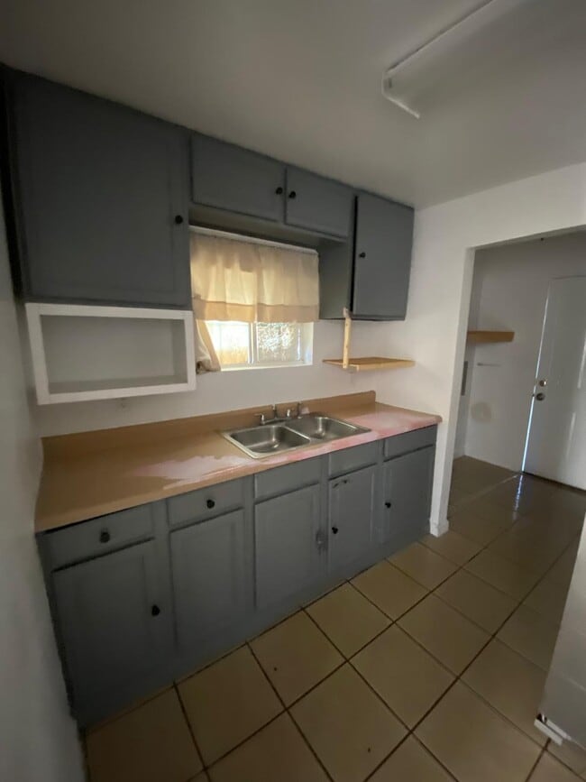Photo - 1031 Kenwood Ave