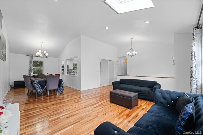 Photo - 46 Crown St Unit 1