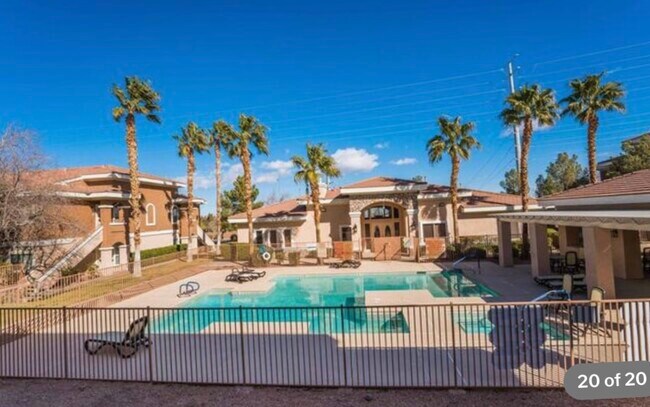 Community Pool - 830 Carnegie St Unidad 1212