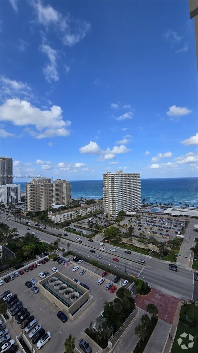 Building Photo - 1985 S Ocean Dr Unit 21D Rental