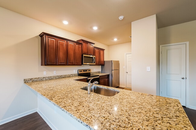 Photo - 525 Clover Cir