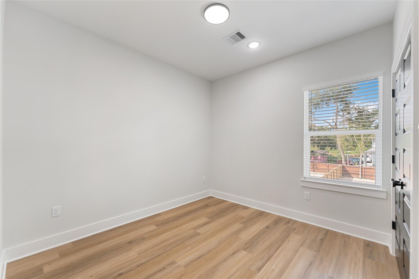 Photo - 6909 S Hall St