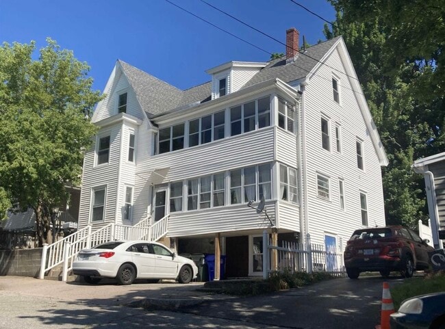 Building Photo - 440 Laurel St Unit 2