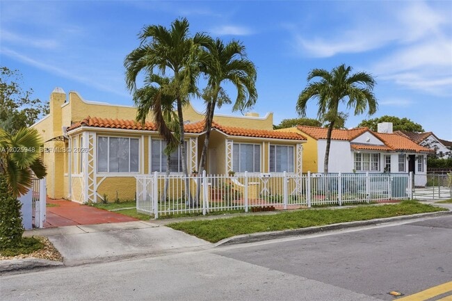 Photo - 1745 SW 17th St Unit 2