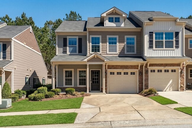 Building Photo - Available Now! Gorgeous, Well Upgraded 3 Bed / 2.5 Bath w/ First Floor Primary!