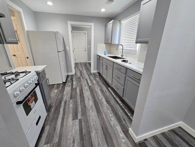 Photo - 2 bed 1 bath House in Merced