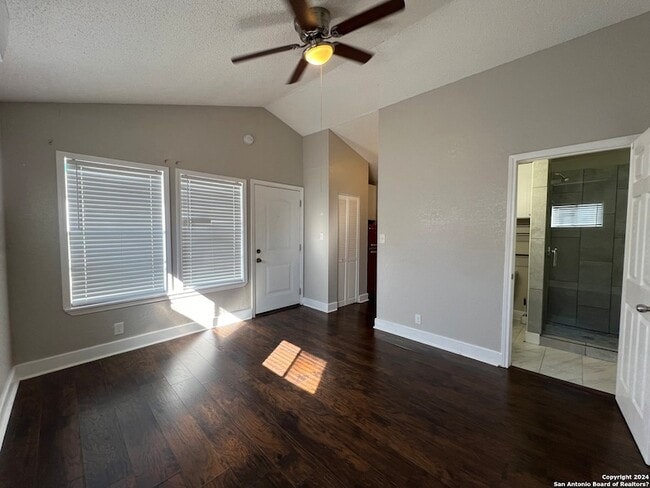 Photo - 825 W Russell Pl