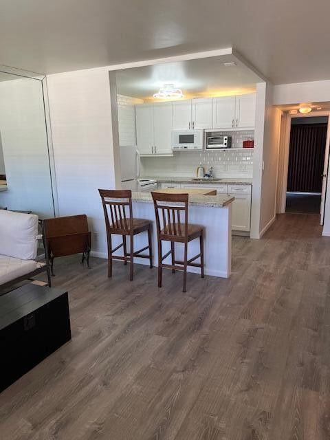 Photo - 127 Westbury E Unidad 127 Rental
