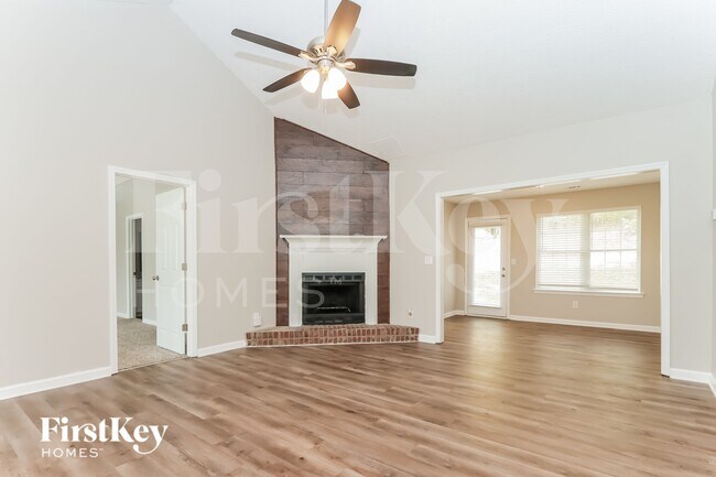 Photo - 290 Willow Shoals Dr