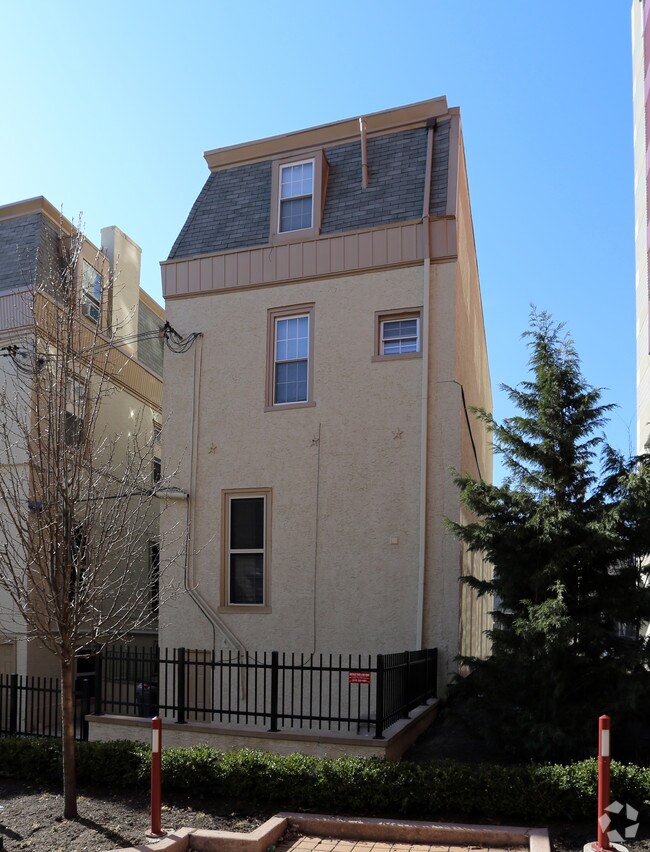 Photo - Campus Apartments