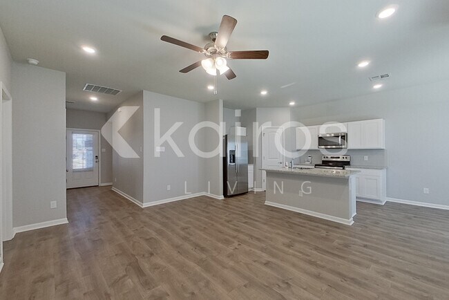 Photo - 203 SANTIAGO COURT