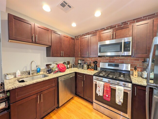 Photo - 306 Western Ave Unidad 2