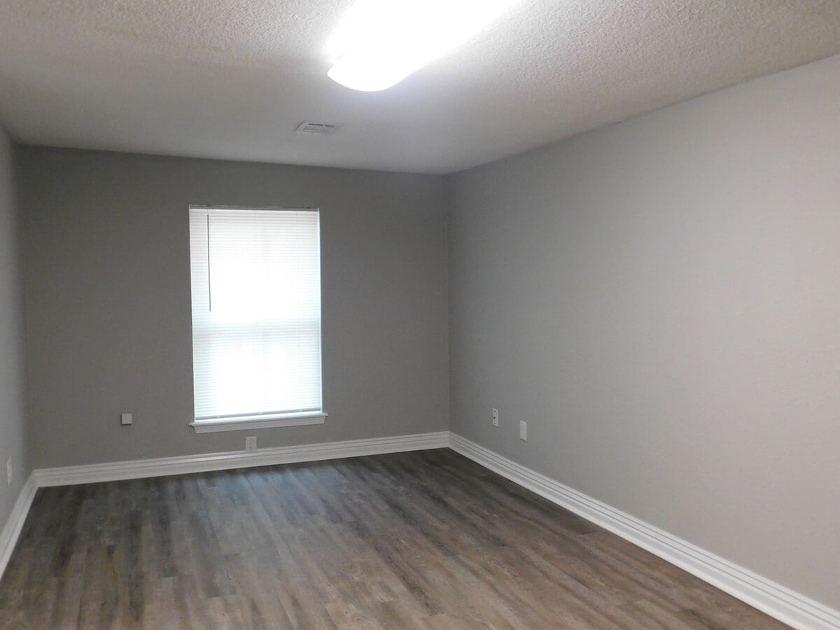 Photo - Newly Remodeled 2 Bedroom House for Rent N...