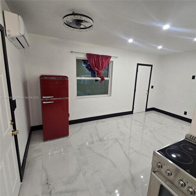 Photo - 77 NW 51st St