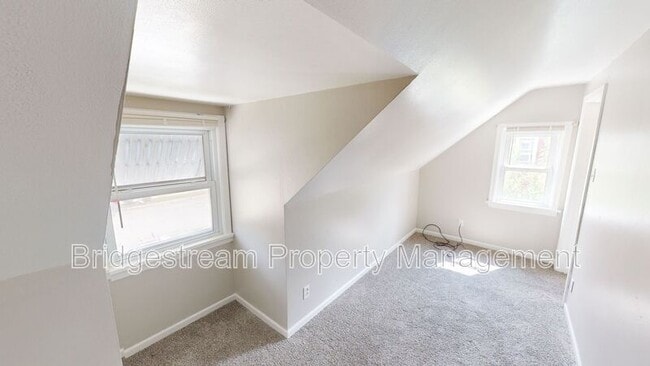 Photo - 807 Winston Dr