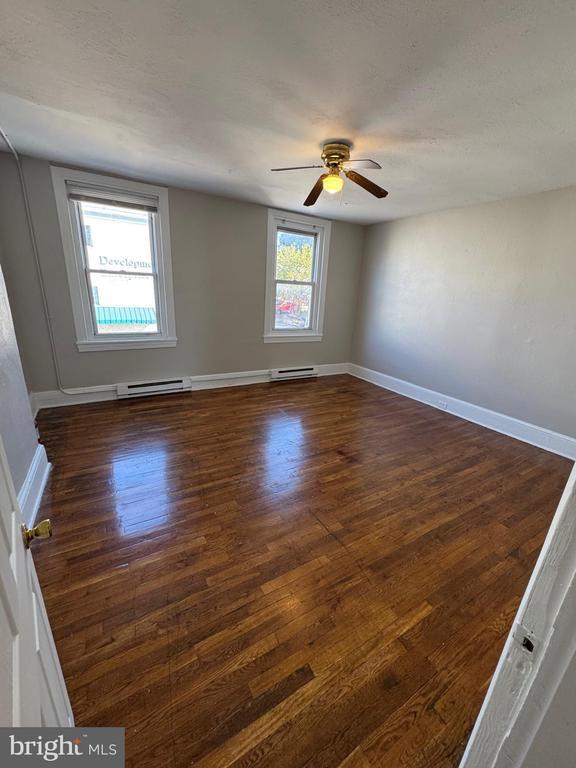 Photo - 326 E Airy St