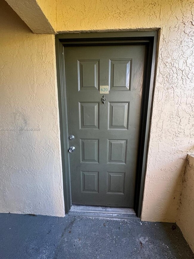 Building Photo - 9999 Summerbreeze Dr Unit 620