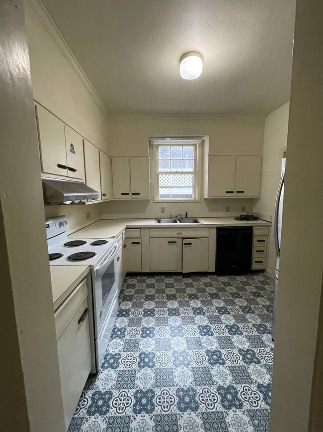 Photo - 3bd/1.5 bath located in University Hill- ***COMING IN JUNE***