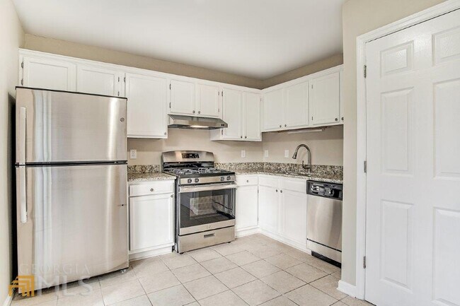 Photo - 6403 Charter Way