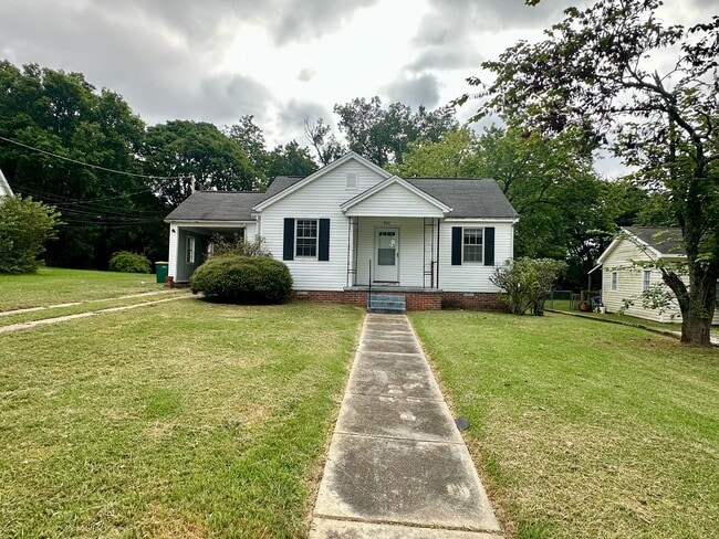 Building Photo - 906 Chickasaw Trail Rental