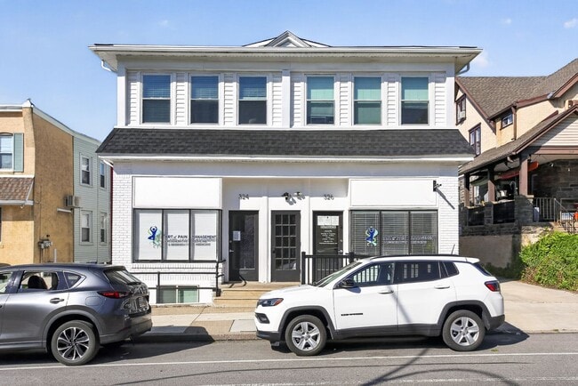 Building Photo - 324-326 Darby Rd-3R Unit 3R