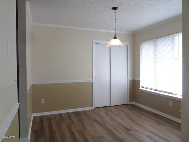 Photo - 3727 Greentree Pl