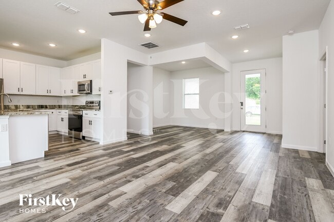 Photo - 925 Albertville Ct