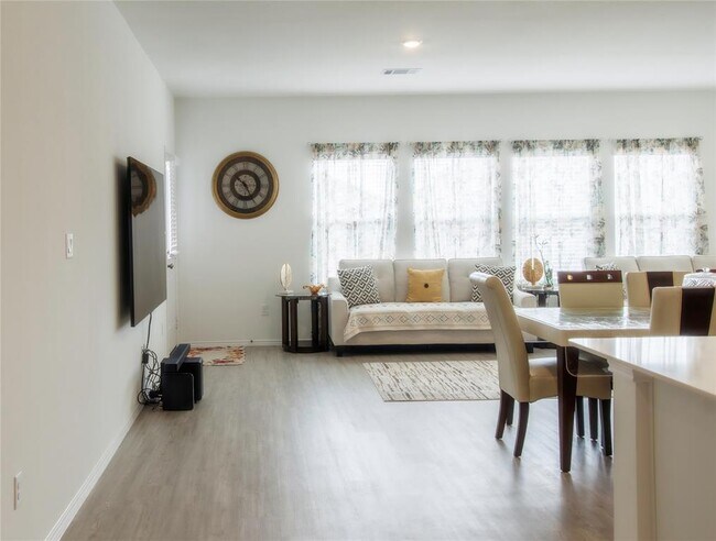 Photo - 1404 Aquilla Dr