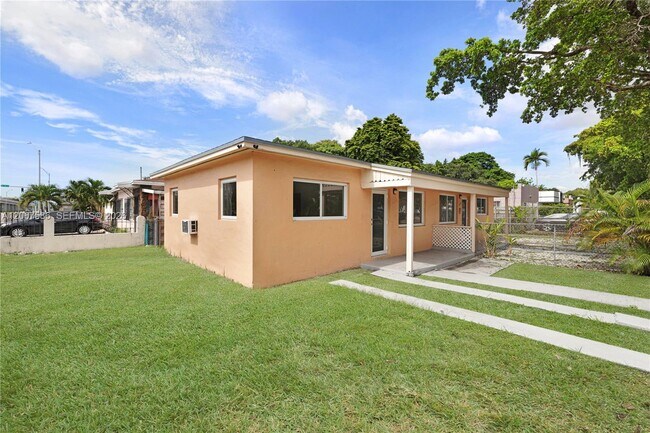 Photo - 1202 NW 34th St Unit 1202