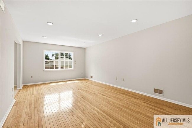 Photo - 55 Parsler Pl