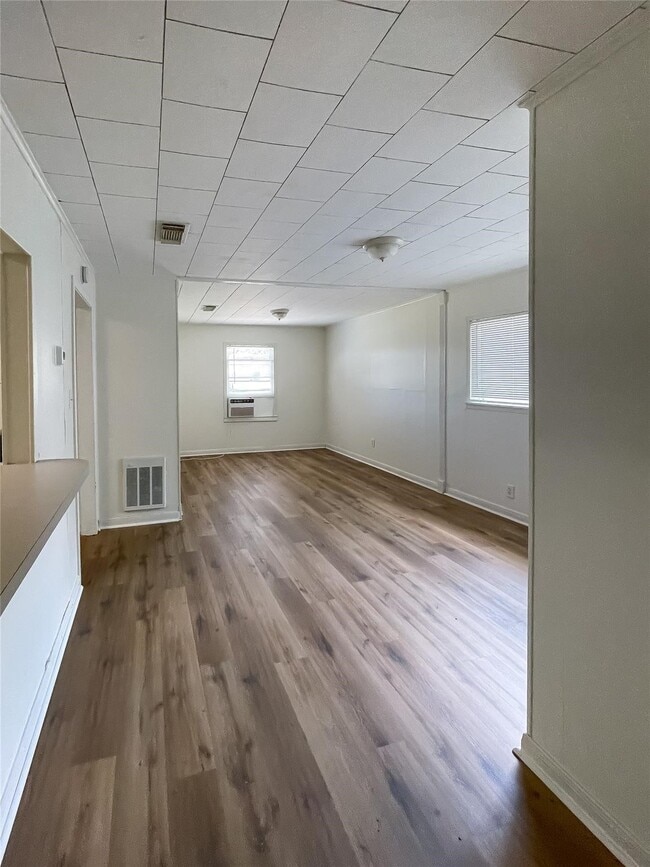 Photo - 1241 Chevy Chase Dr