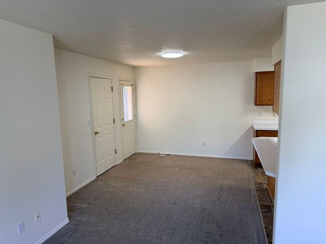 Photo - Two Bedroom Duplex in South Salem Unidad 2846