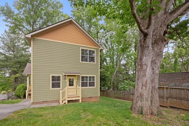 Photo - Modern Kenilworth Home