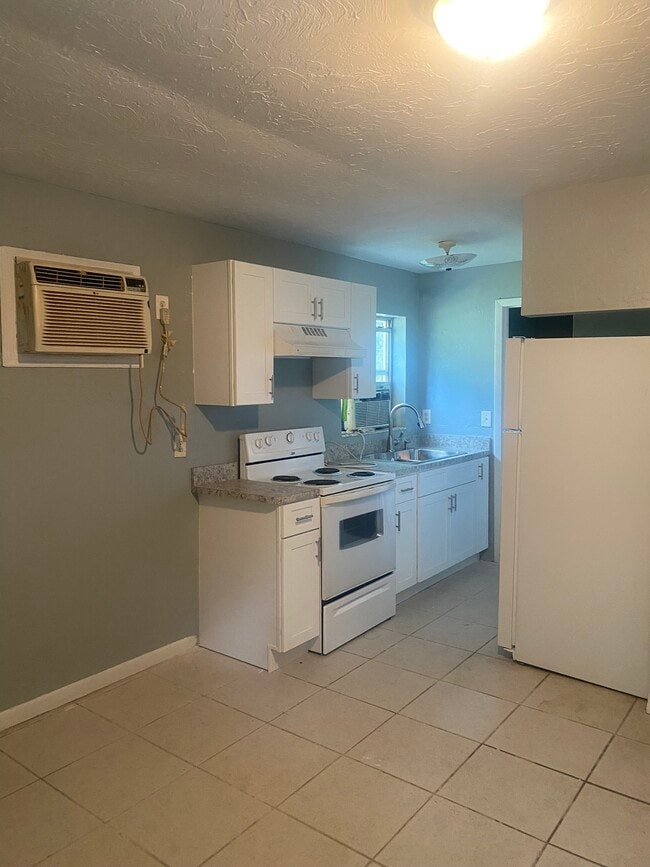 Photo - 2420 Tanglewood St