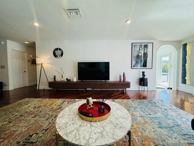 Photo - 1728 NE 40th St