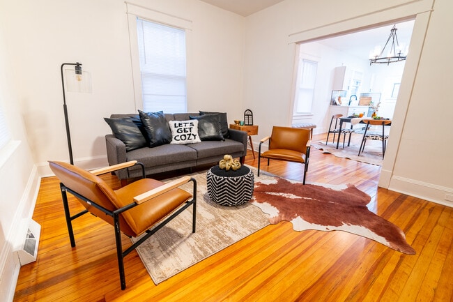 Photo - 527 Eldon St