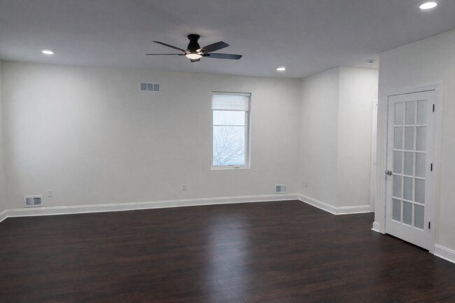 Photo - 3455 La Salle Dr