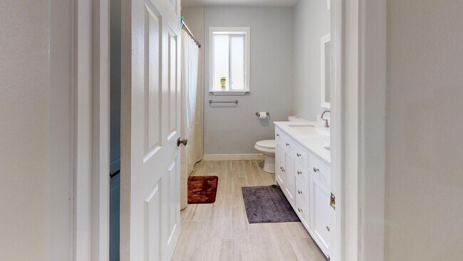 Photo - 701 N Central Dr