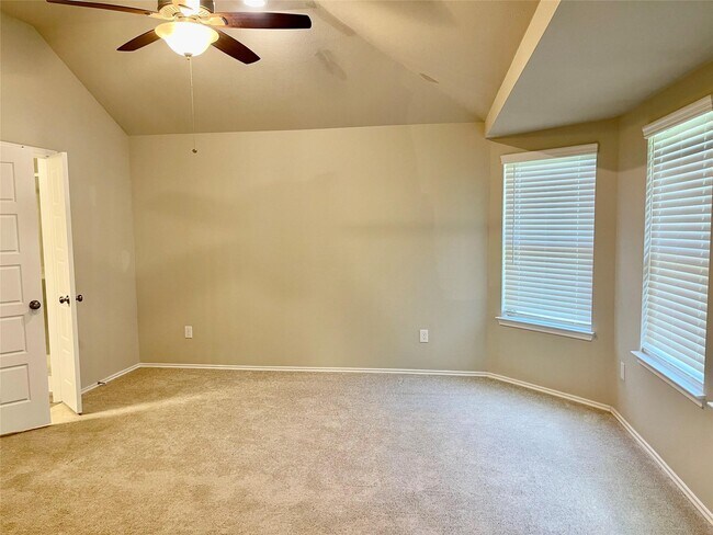 Photo - 513 Bonnerville Ln