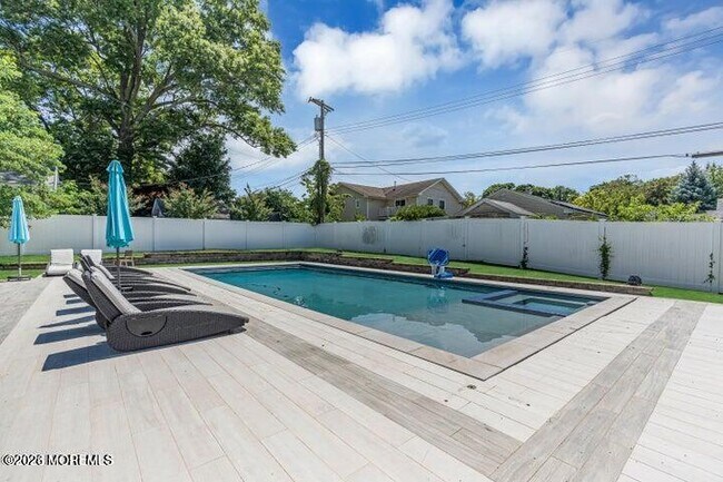 Photo - 250 Alpern Ave