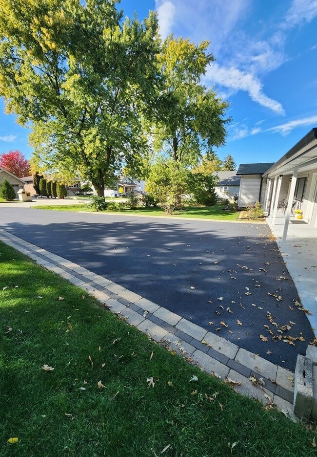 Photo - 106 Mound St