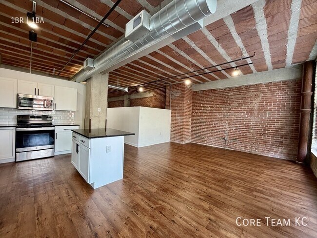 Photo - 204 Walnut St Unit 200