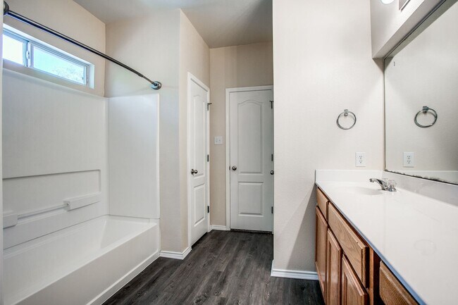 Photo - 3 Bedroom/2 Bath Rockwell Village Subdivision