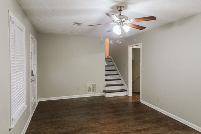 Building Photo - 2439 Hewatt Rd Rental