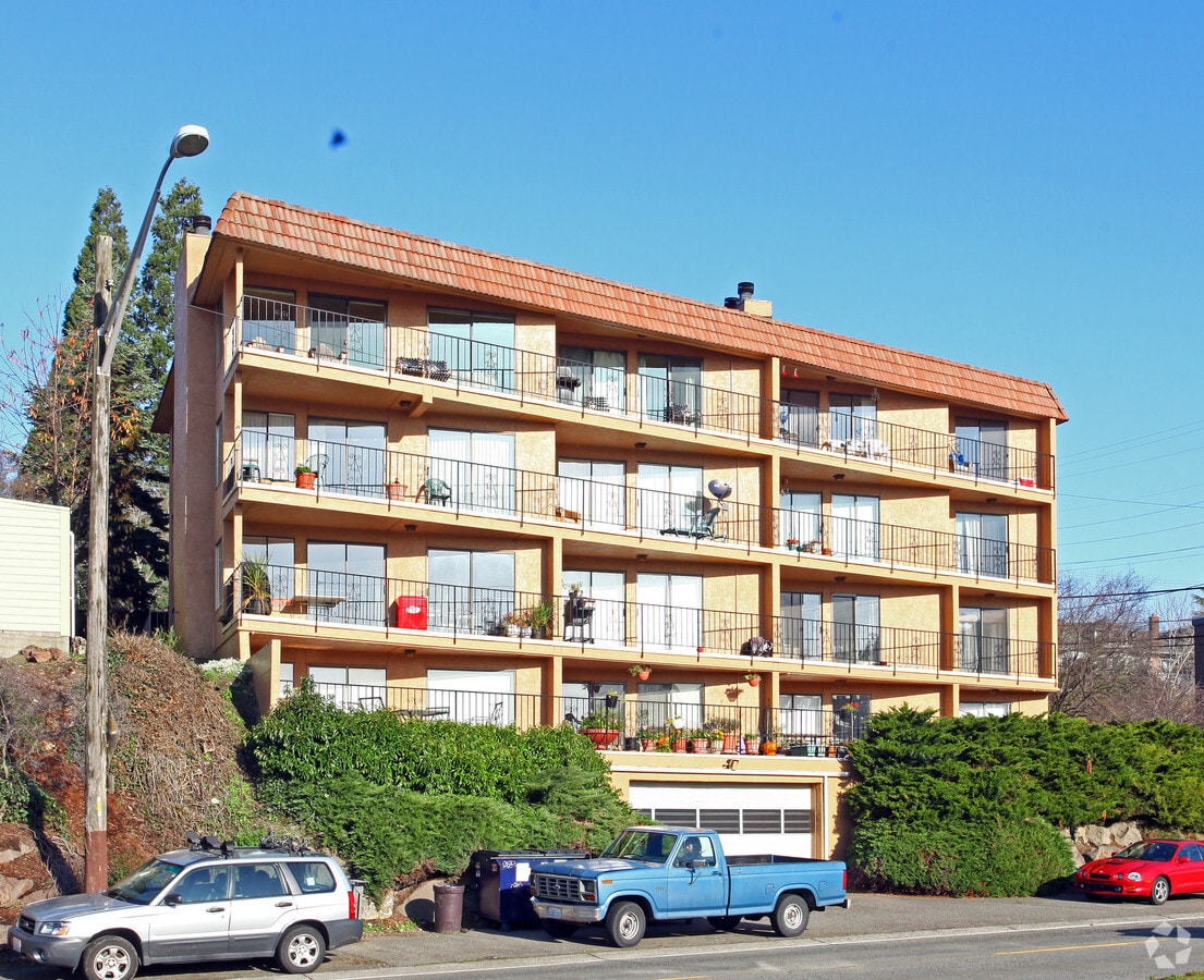 Photo - Seville Apartments