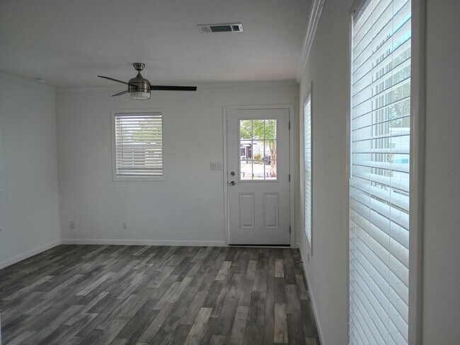 38 Lily Dr