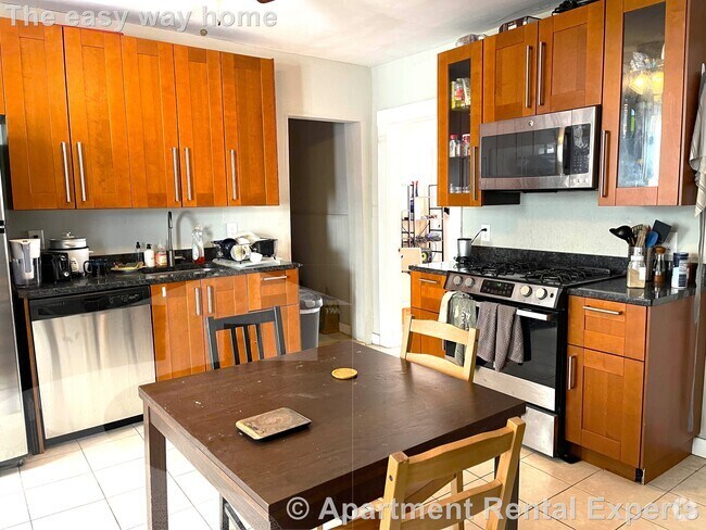 Building Photo - 273 Cardinal Medeiros Ave Rental