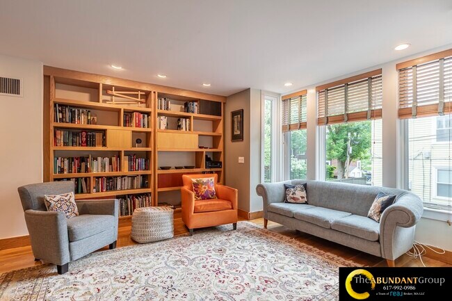 Photo - 54 Trowbridge St