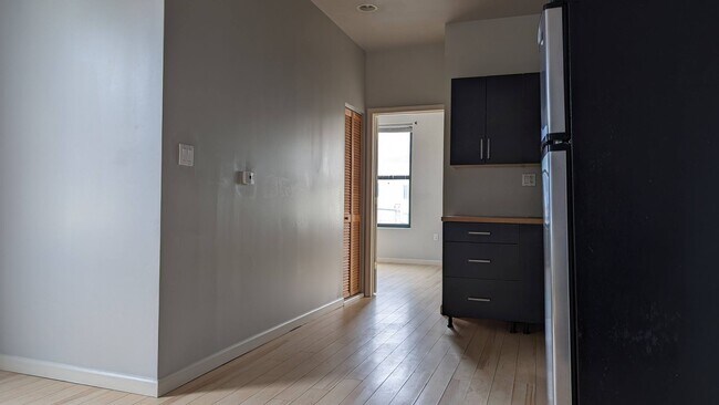 Photo - 2362 N Front St Unidad 3