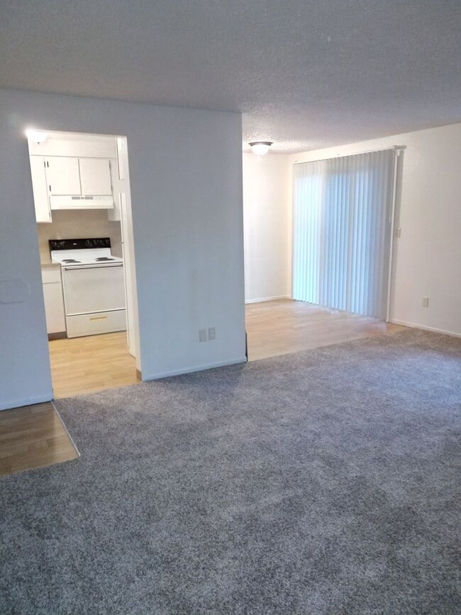 Photo - Oakview Terrace Apartments Unit 3962